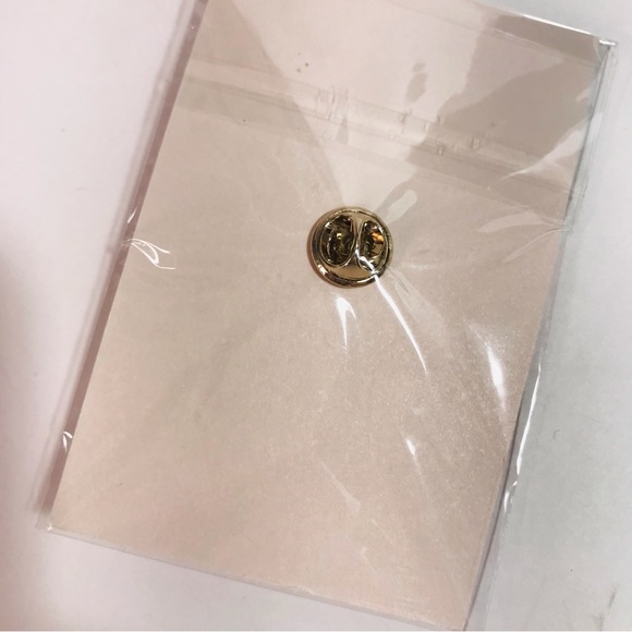 Kate Spade Gold Tone & Pink Enamel Spade Pin New in Package - Picture 5 of 5